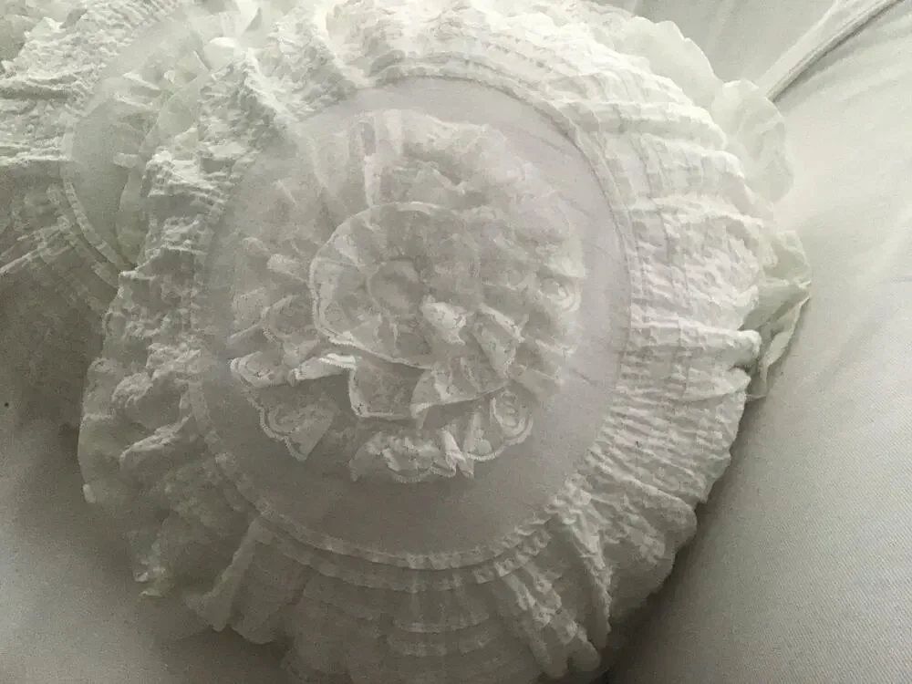 Rachel Ashwell Shabby Chic Couture Petticoat White Pillow Ruffles Lace 20” NEW